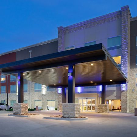 Holiday Inn Express & Suites Great Bend By Ihg Eksteriør bilde