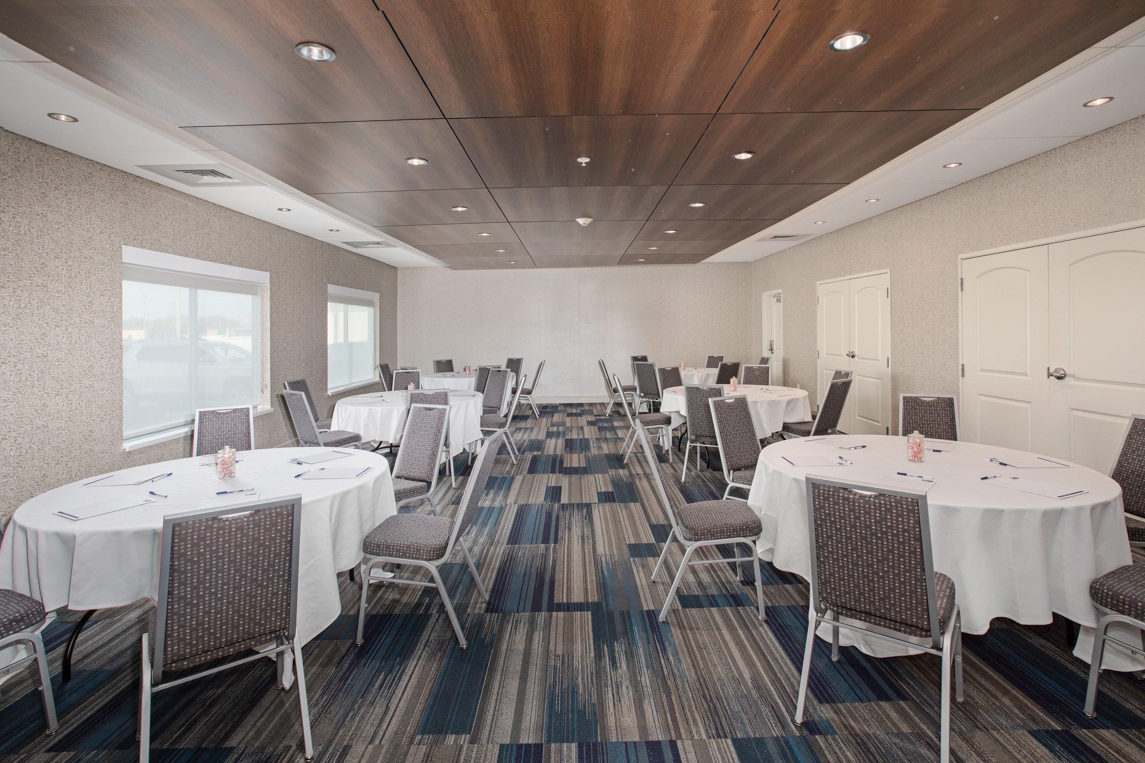 Holiday Inn Express & Suites Great Bend By Ihg Eksteriør bilde