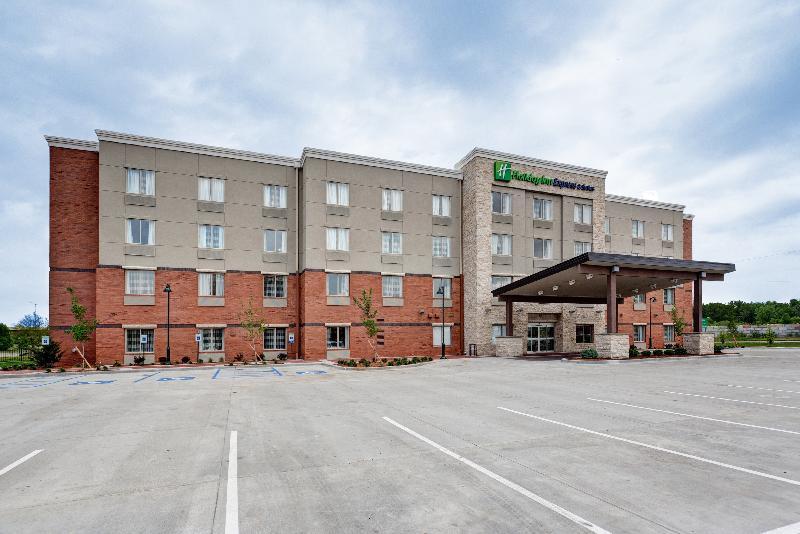 Holiday Inn Express & Suites Great Bend By Ihg Eksteriør bilde